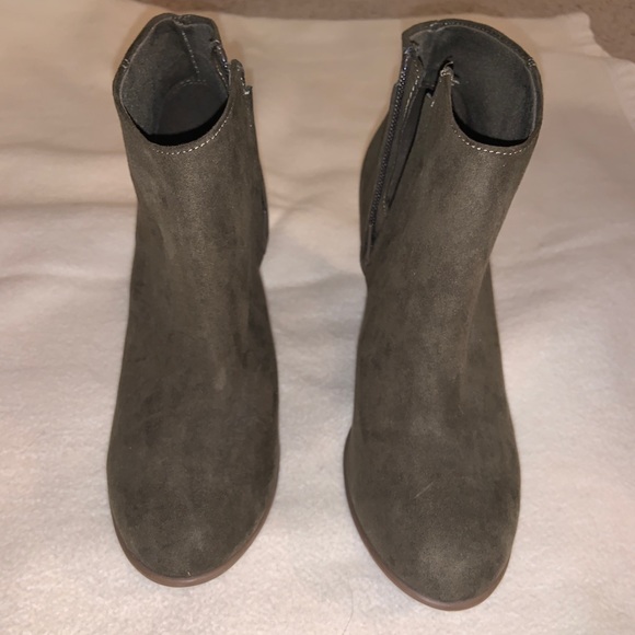 Green Suede Ankle Boots - Picture 4 of 5